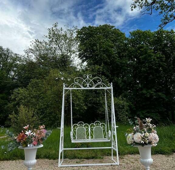 مبيت وإفطار Chateau De Freschines