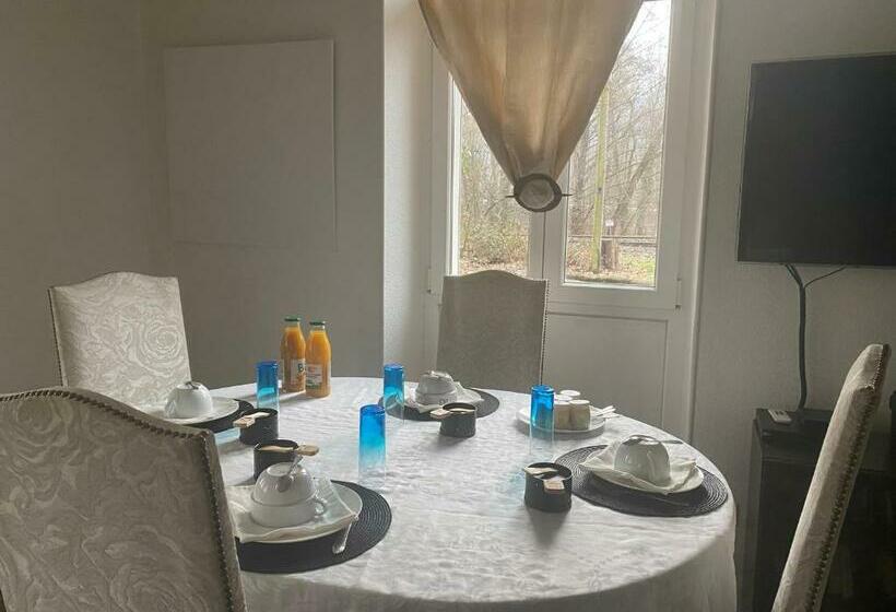 مبيت وإفطار Château D Isabel