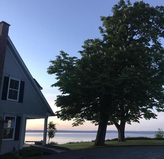 مبيت وإفطار Cresthaven By The Sea