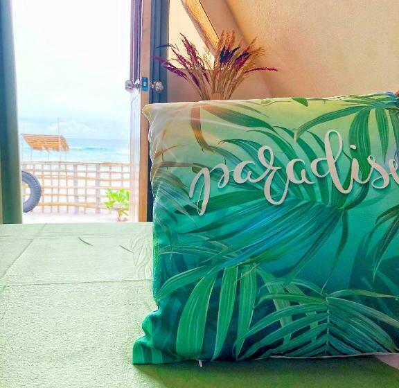 ベッドアンドブレックファースト Beach Front Hut   Faith Bay Huts 1