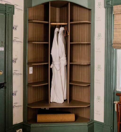 مبيت وإفطار Fox & Bear Lodge