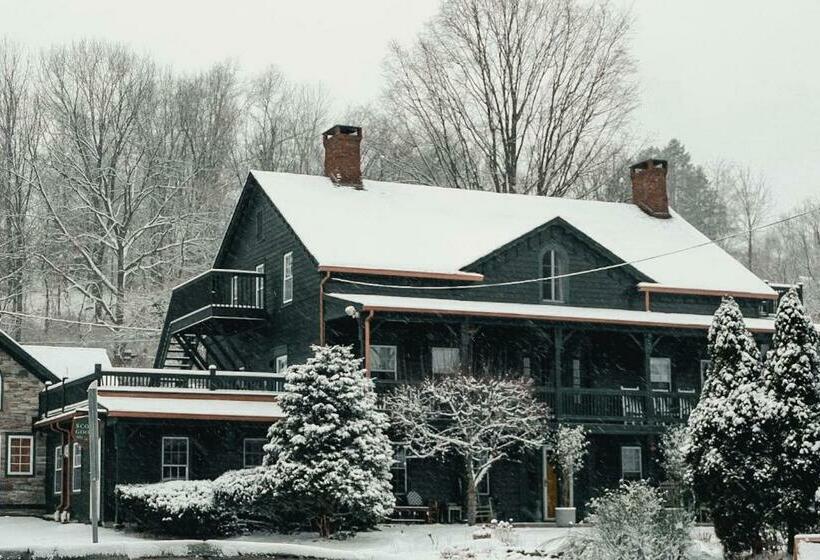 مبيت وإفطار Fox & Bear Lodge