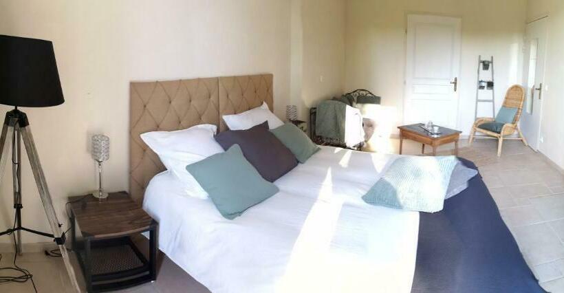 Bed and Breakfast La Ferme De Valeuse