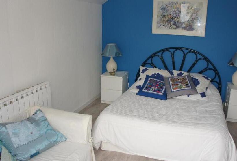 צימר La Petite Maison   L Ouche Charlot