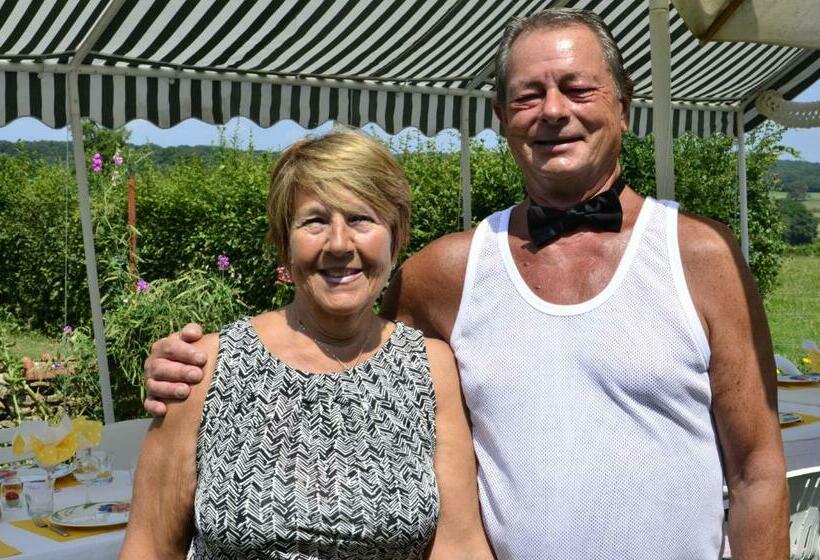 צימר La Petite Maison   L Ouche Charlot