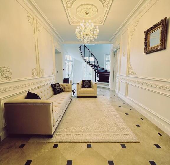 住宿加早餐 Le Chateau D Hardricourt