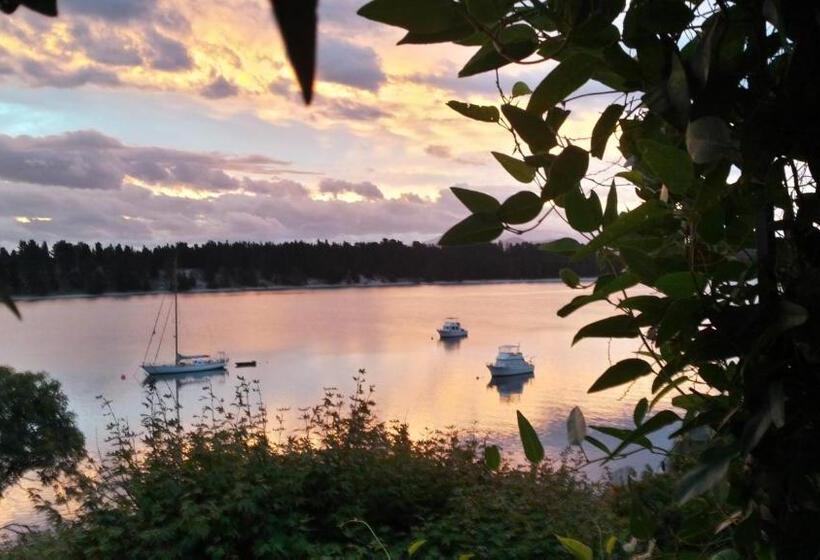 ベッドアンドブレックファースト Lewi Waters