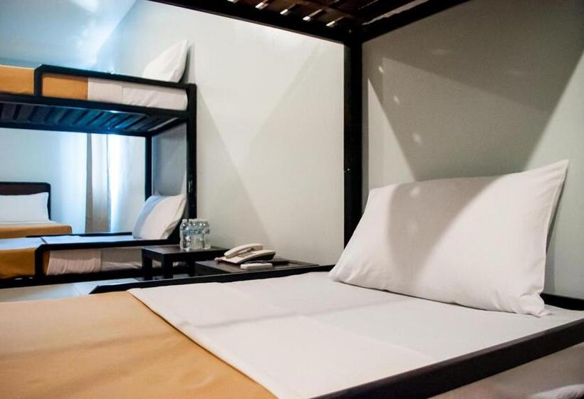 تختخواب و صبحانه Seasons Hotel Sablayan