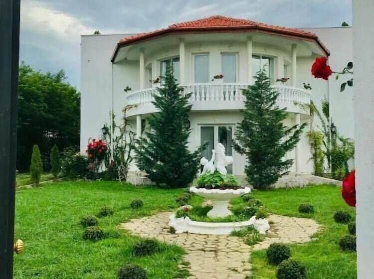 مبيت وإفطار Youness Wellness Clinic & Retreats