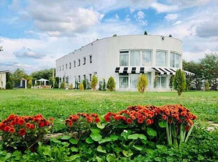 مبيت وإفطار Youness Wellness Clinic & Retreats