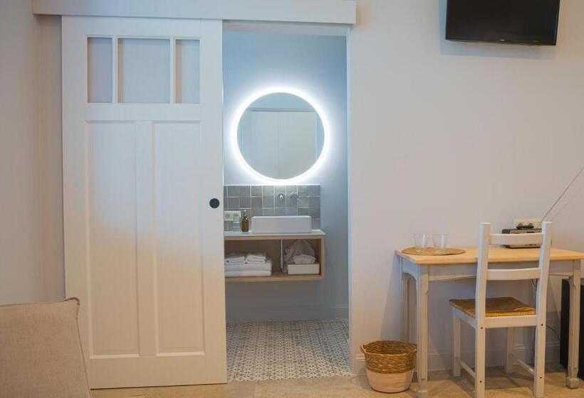 Cire Bed And Breakfast