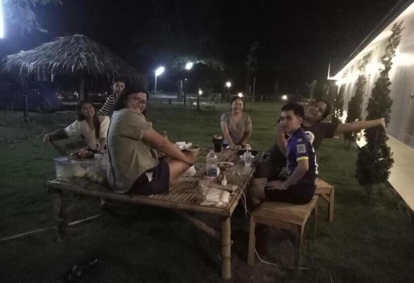 Hotel บ้านไม้หอมบูติค สวนผึ้ง