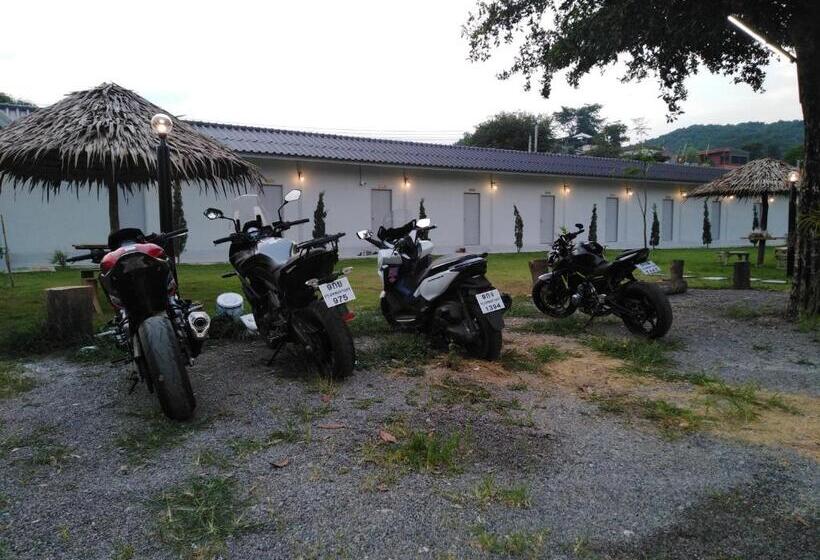 Hotel บ้านไม้หอมบูติค สวนผึ้ง