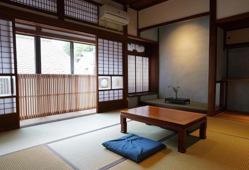 מלון כמוסות Watowa