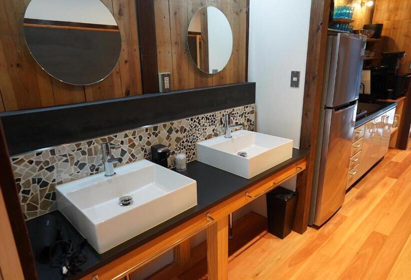 فنادق الكبسولة Watowa