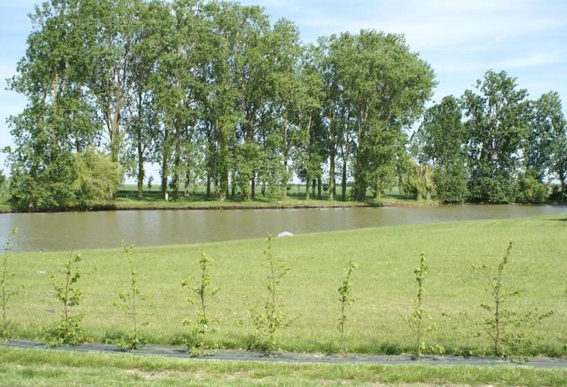 בית מלון כפרי Ferme De Mesangeon