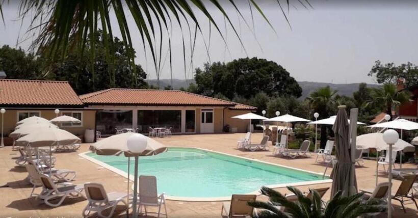 Отель Feudo Delle Querce