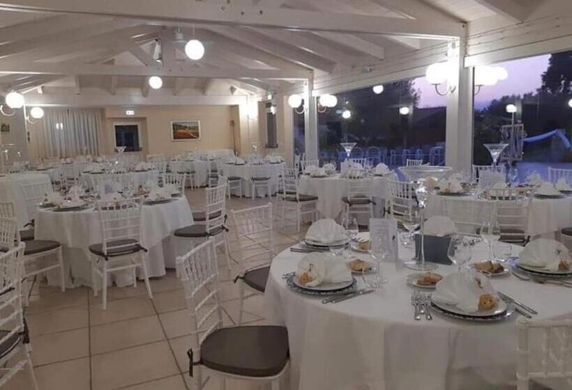 Отель Feudo Delle Querce