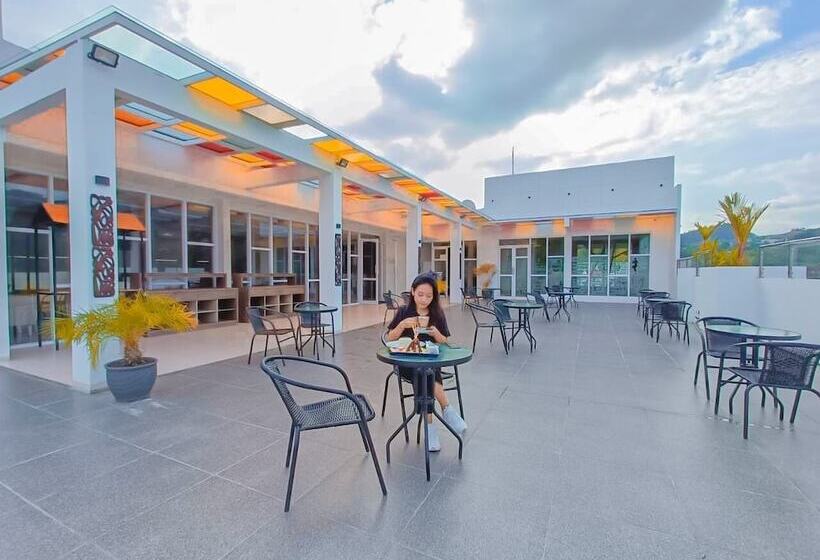 هتل Front One Budget Abepura