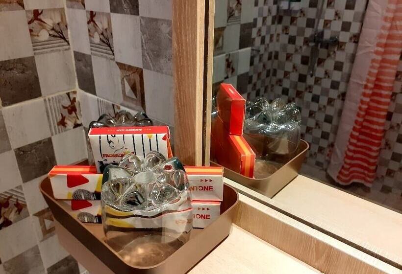 هتل Front One Budget Abepura