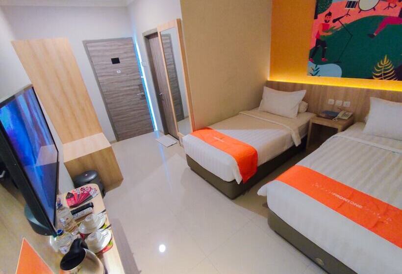 هتل Front One Budget Abepura