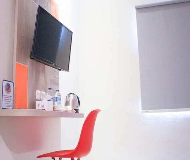 هتل Front One Budget Abepura