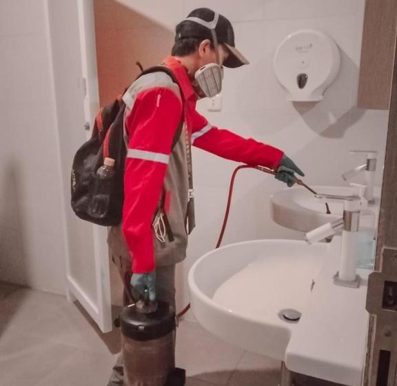 هتل Front One Budget Abepura