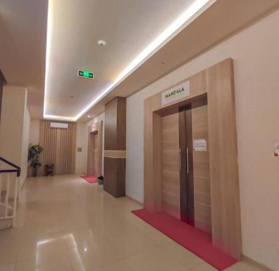 هتل Front One Budget Abepura