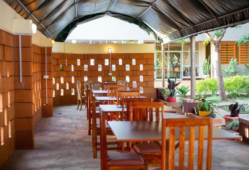 Отель Kilimanjaro Snow Peak