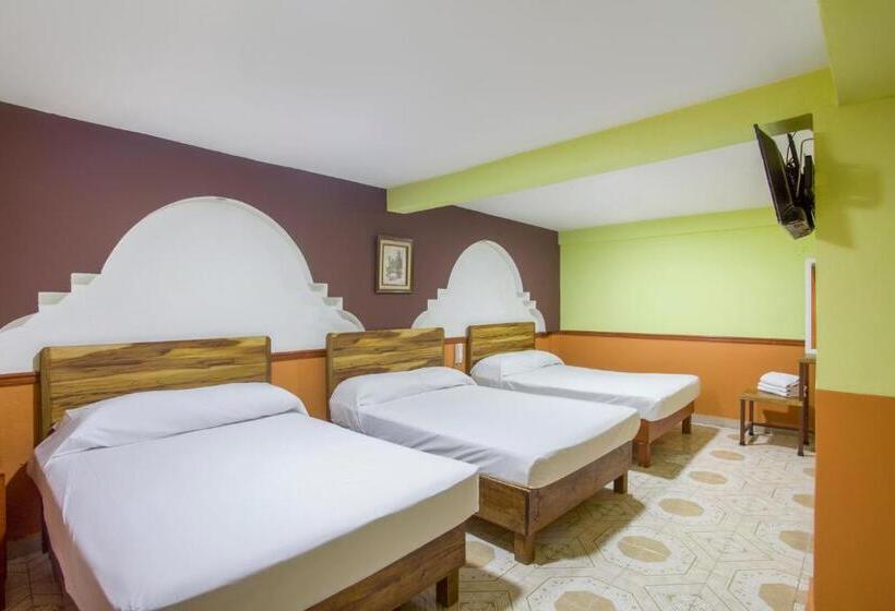 ホテル Oyo San Agustin