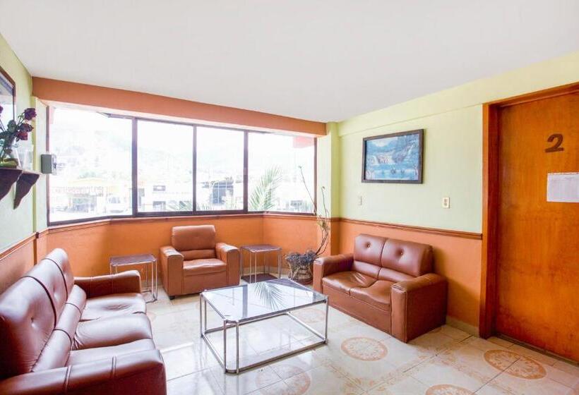 ホテル Oyo San Agustin