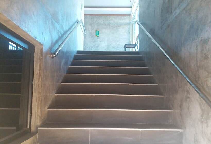 Hotel Pingpong Place