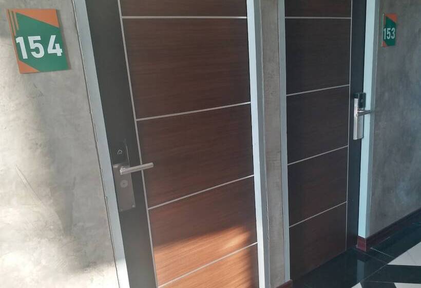 Hotel Pingpong Place