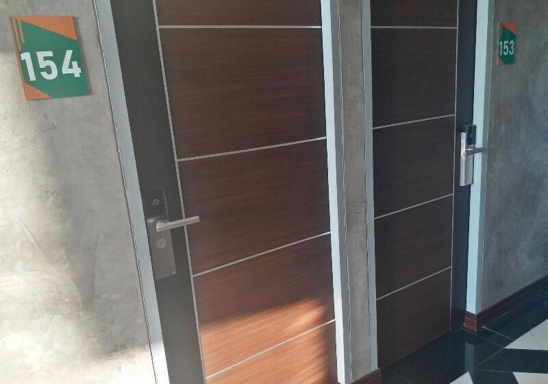 Hotel Pingpong Place