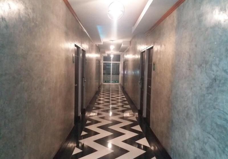 Hotel Pingpong Place