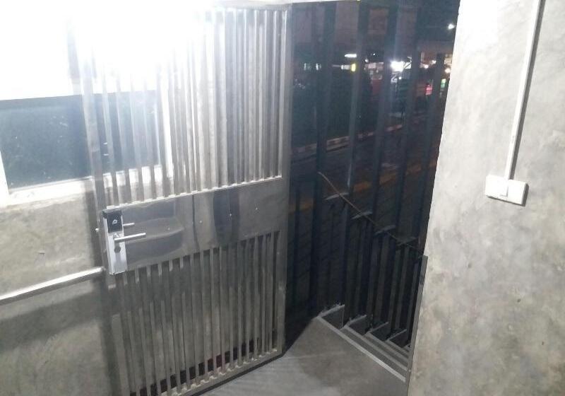 Hotel Pingpong Place