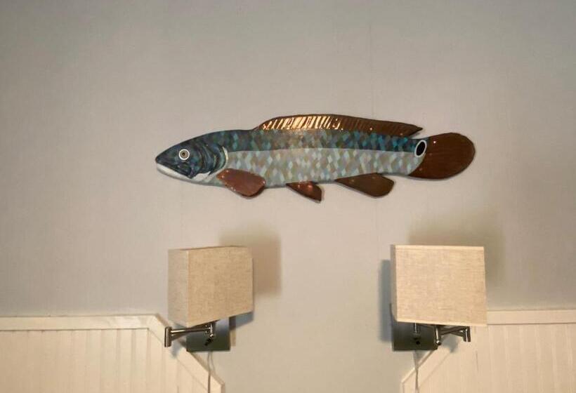 酒店 Reel Inn And Lodge