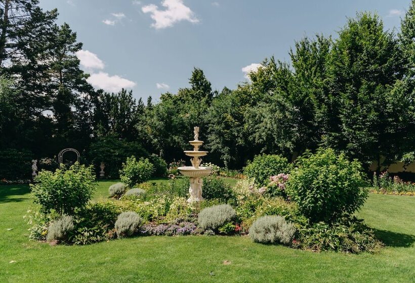 Отель & Restaurant Chateau Trnová