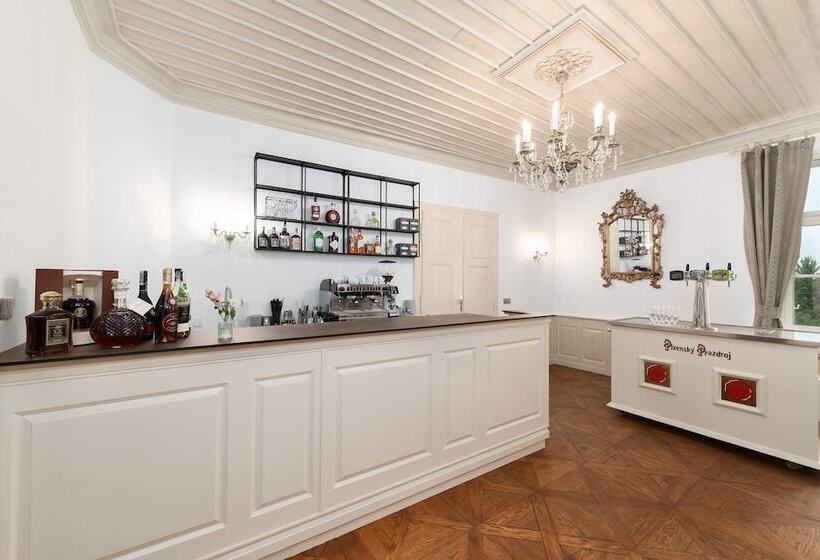 Отель & Restaurant Chateau Trnová