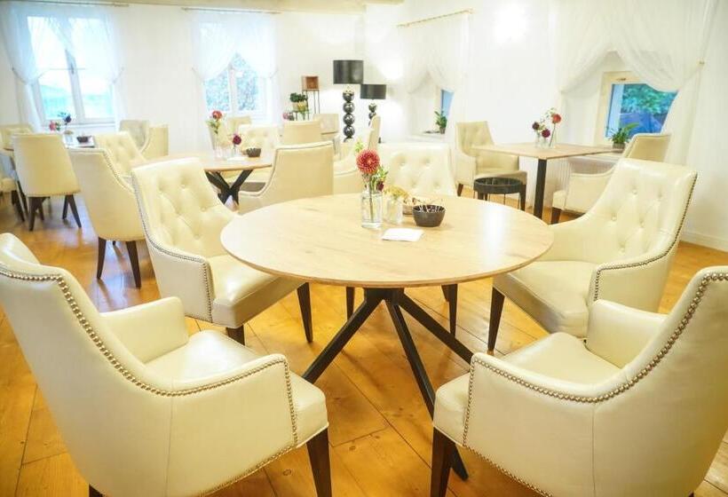 Отель & Restaurant Chateau Trnová