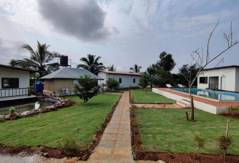 בית מלון כפרי Roy S Nature Nest   Farm Stay Near Malshej Ghats