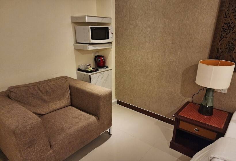 Kim Hotel At Bangplong