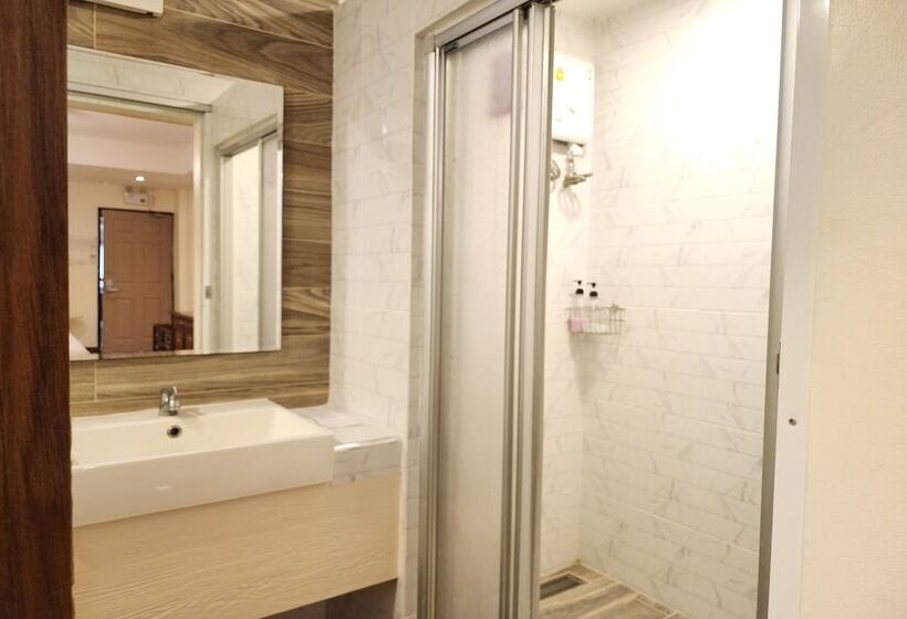 Kim Hotel At Bangplong