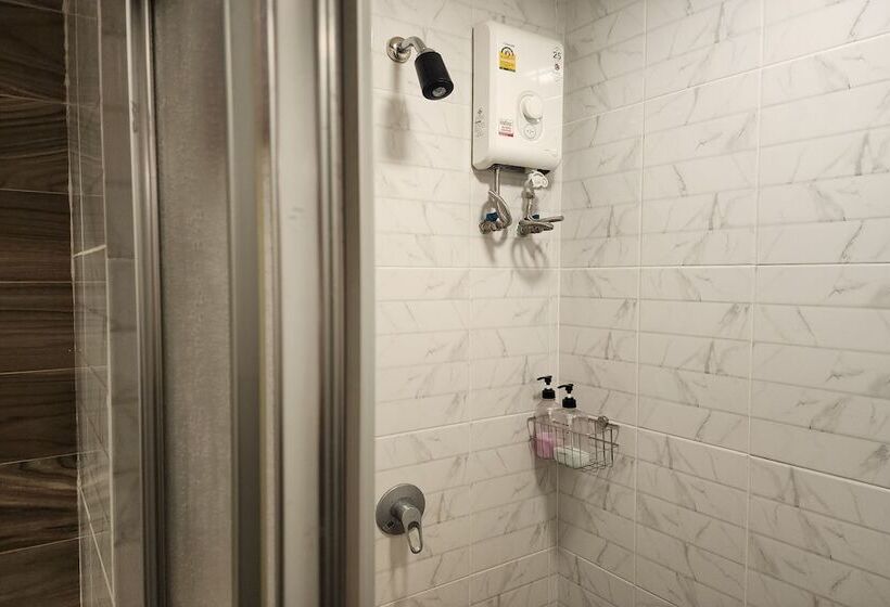 Kim Hotel At Bangplong