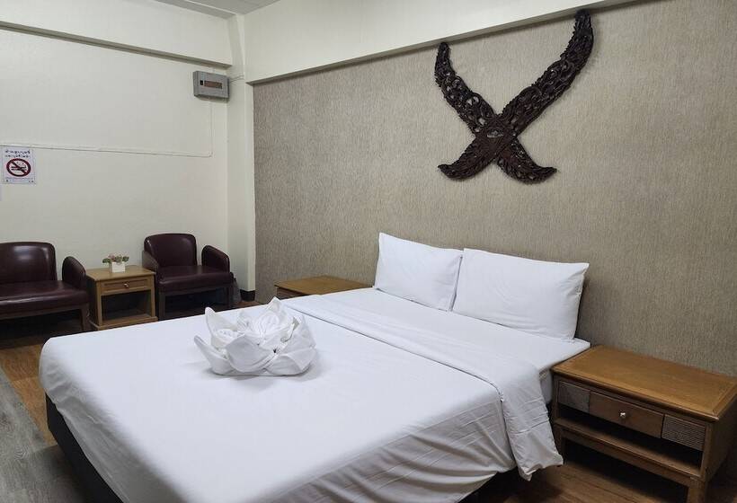 Kim Hotel At Bangplong