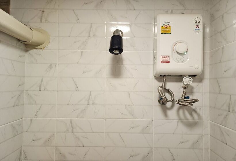 Kim Hotel At Bangplong