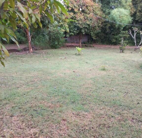 Pensión บ้านพักคุณยายเขียว