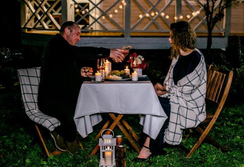 Пансион хата різьбяра закуток