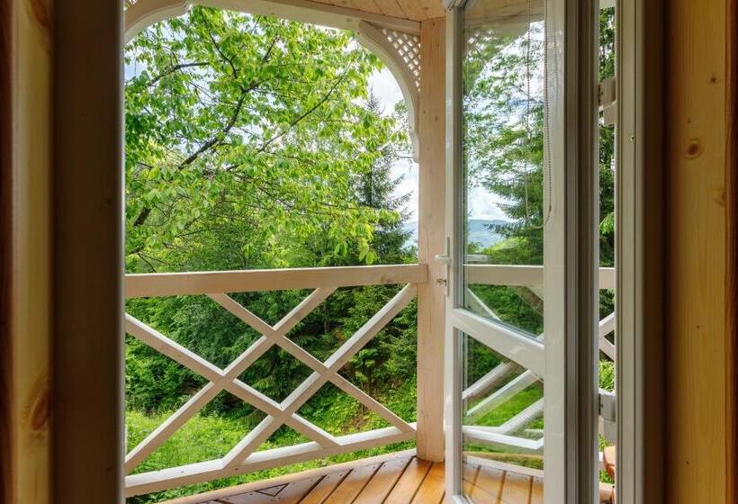 Пансион хата різьбяра закуток