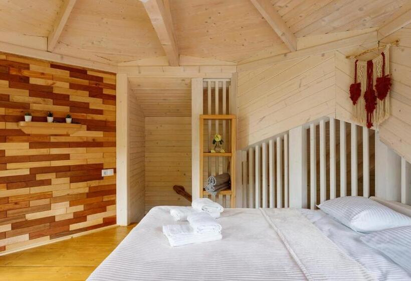 Пансион хата різьбяра закуток